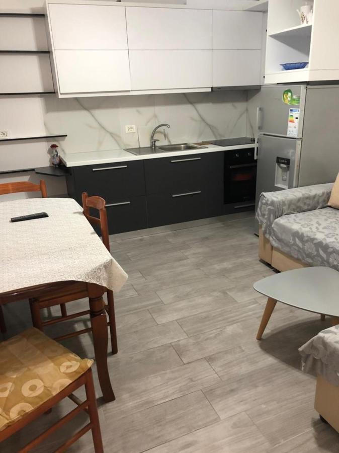 Sandri Apartment هيماري المظهر الخارجي الصورة